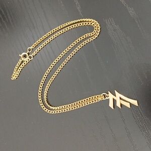 🏅Vintage Avon 1977 Goldtone Necklace  Pendant